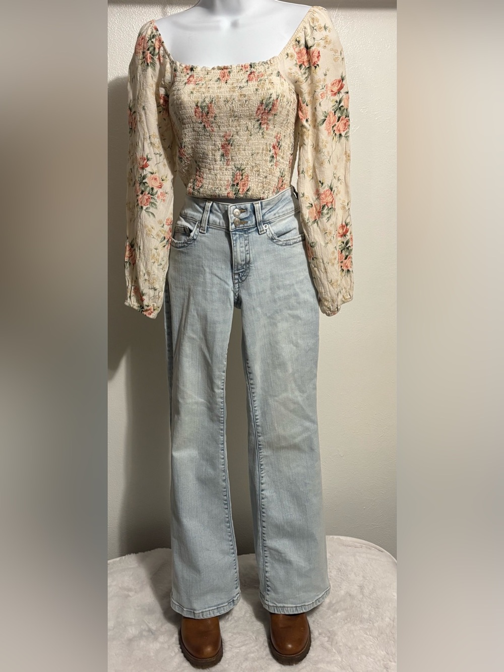 Aeropostale low rise Flare Jeans - sz: 4 short